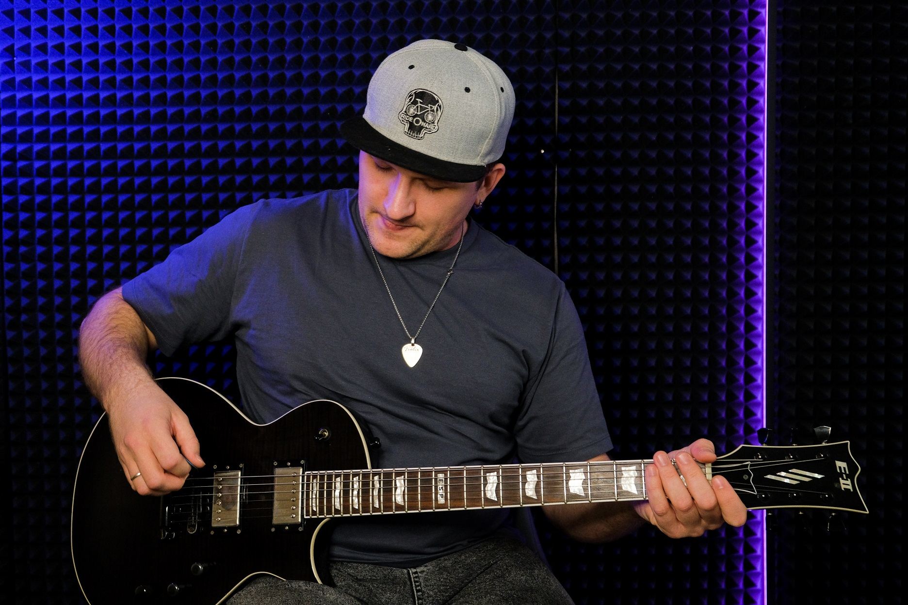 Индивидуальный пробный урок по игре на гитаре с действующим музыкантом (м. Отрадное)