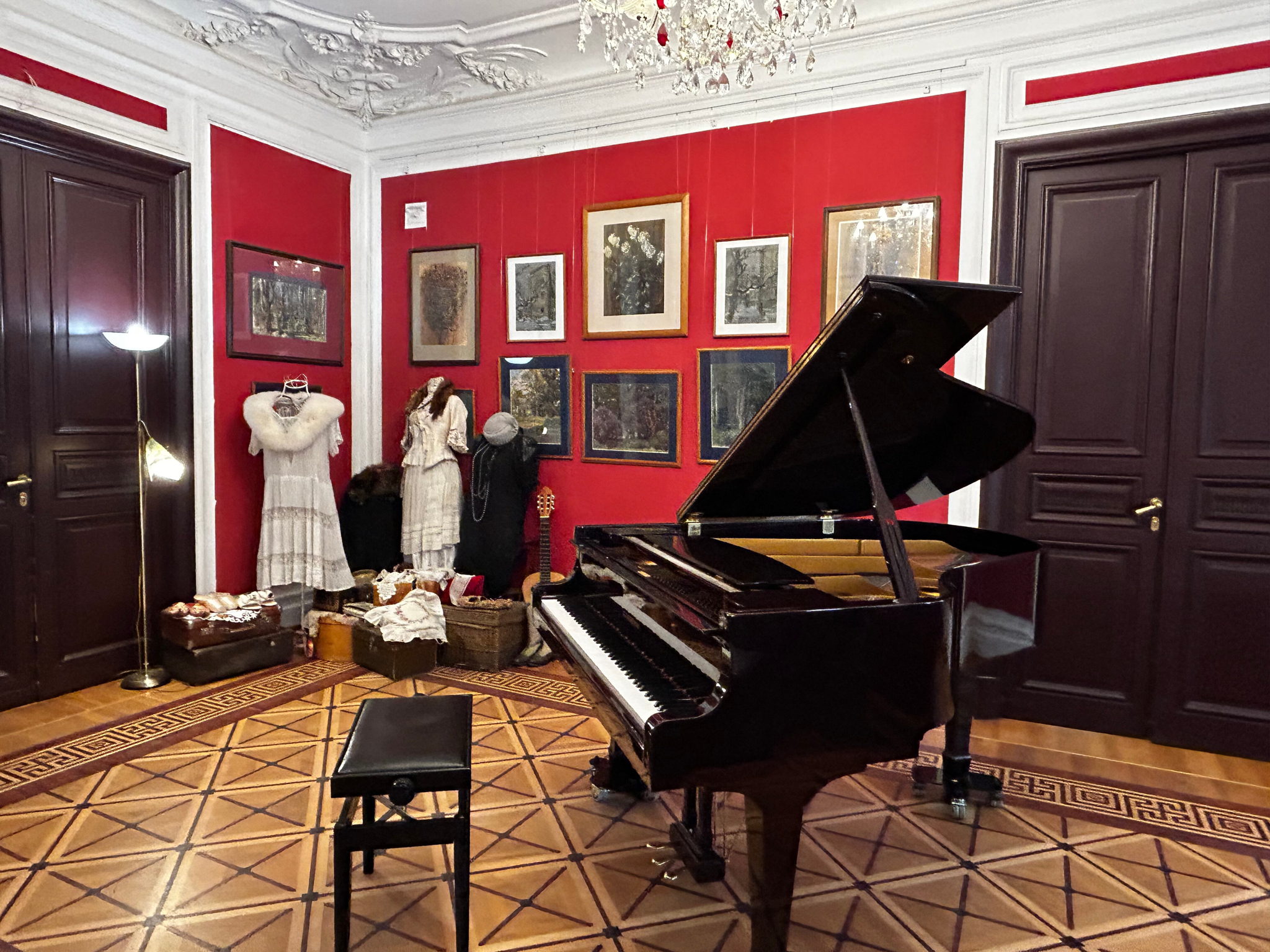 Краш-Клуб в музее-квартире Л. Бенуа