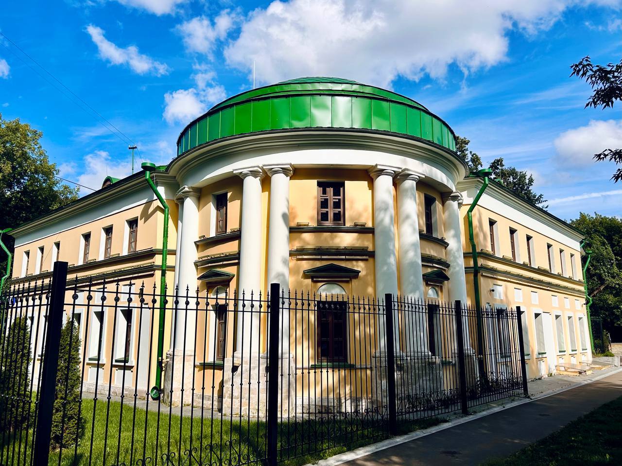 «Город и Усадьба: мост между прошлым и будущим» праздничная программа