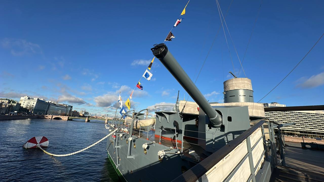 Обзорная экскурсия с посещением крейсера "Аврора"