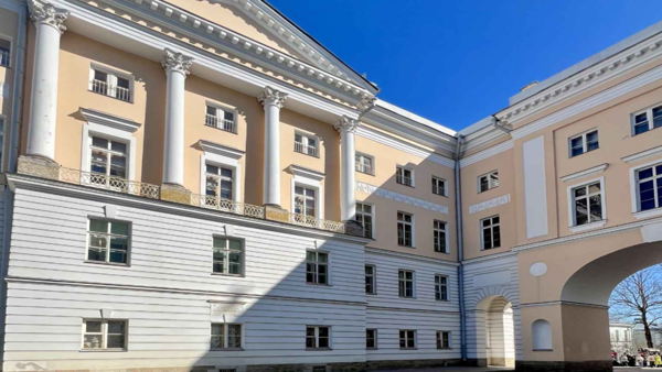 Экскурсия в Пушкин с посещением Екатерининского дворца, парка и Лицея