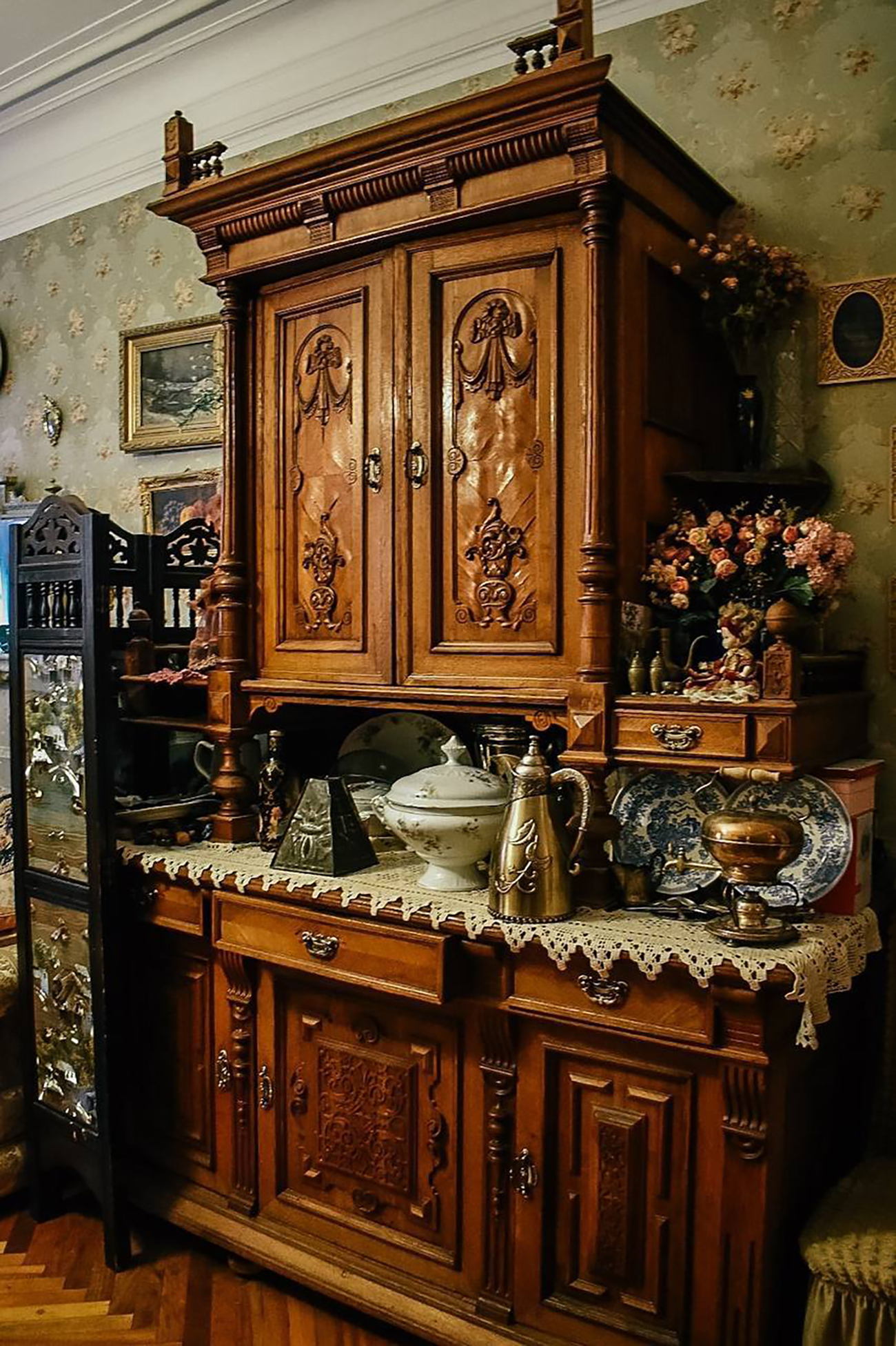 Экскурсия-лекция с чаепитием в исторической квартире доходного дома «ДАМСКИЕ ШТУЧКИ»