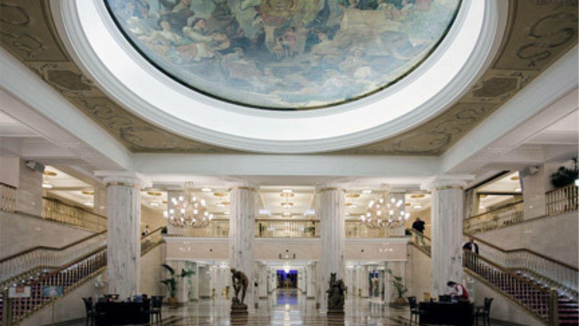 Экскурсия в гостиницу "Украина": роскошь сталинского ампира