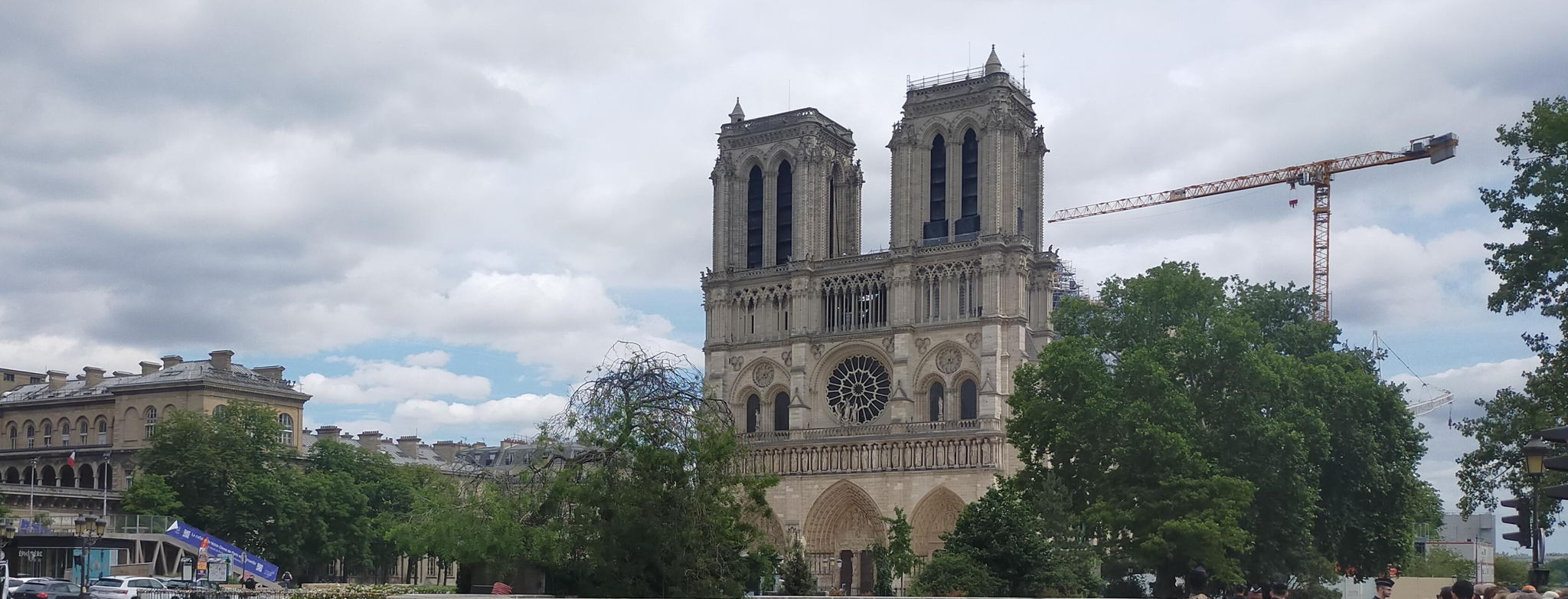 Нотр-Дам. История одного собора