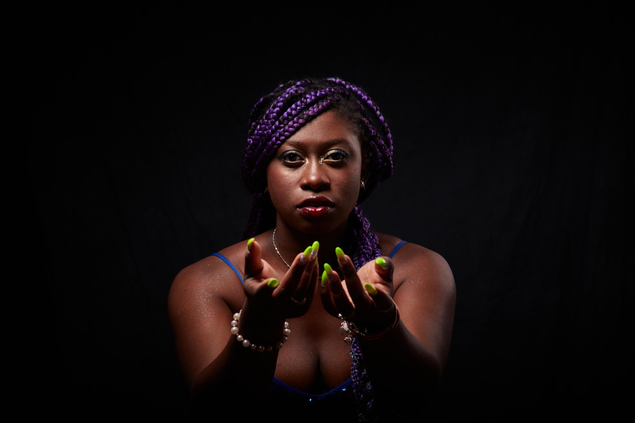 Afro-Dite и Антикараоке в Mellow Yellow