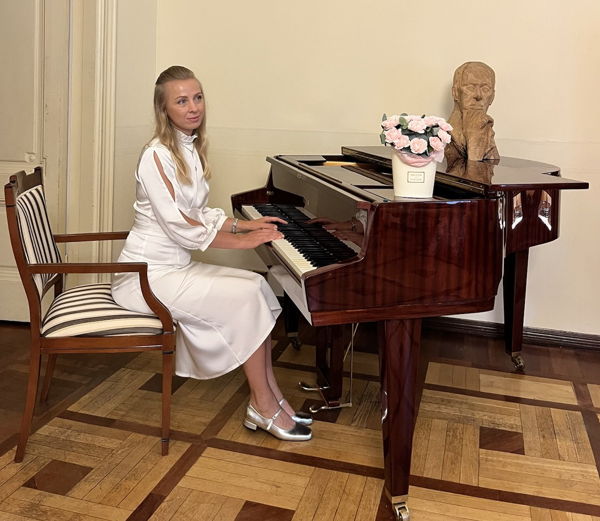 «Музей-квартирник» на берегу Невы. Татьяна Безменова (фортепиано)