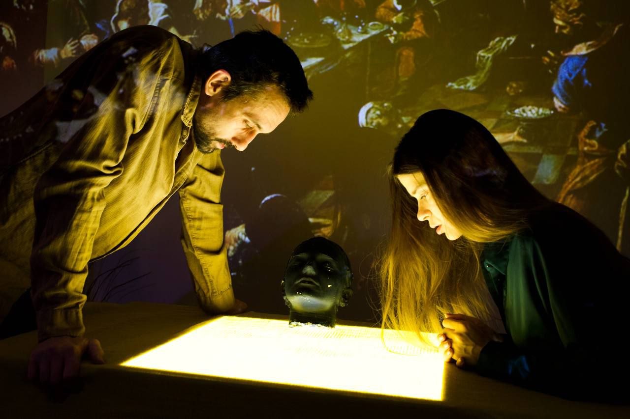 «миры зазеркалья: сказкотерапия». импровизационный концерт-перформанс