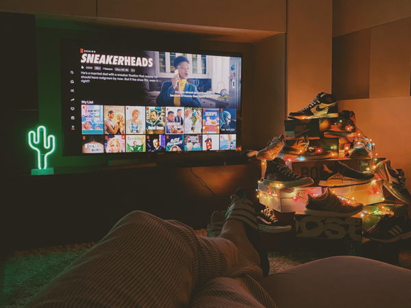 English Club: Cozy Season & Comfort Movies