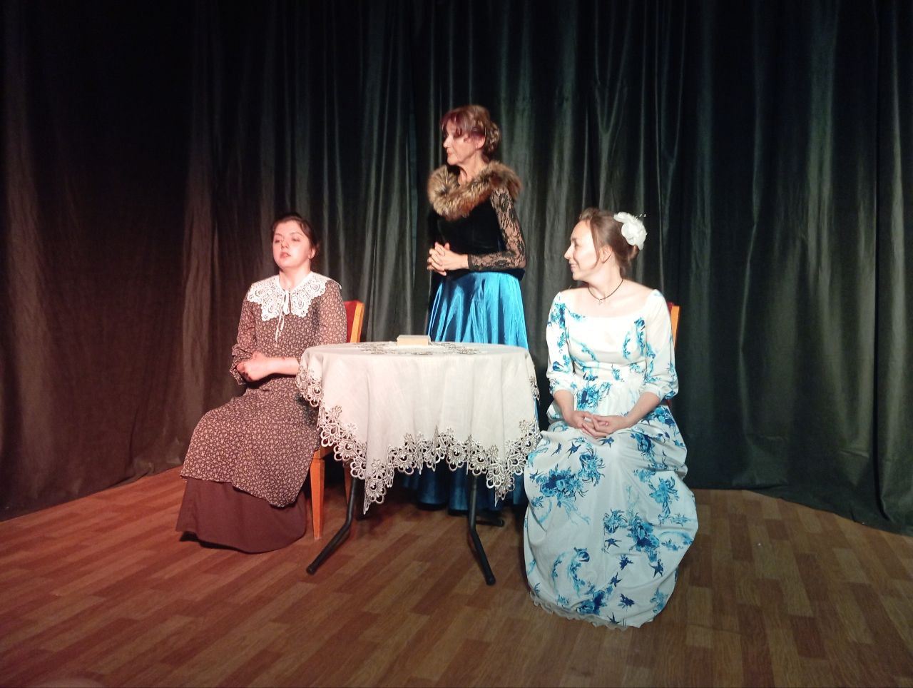 Премьерный показ спектакля "Доходное место" А. Н. Островского