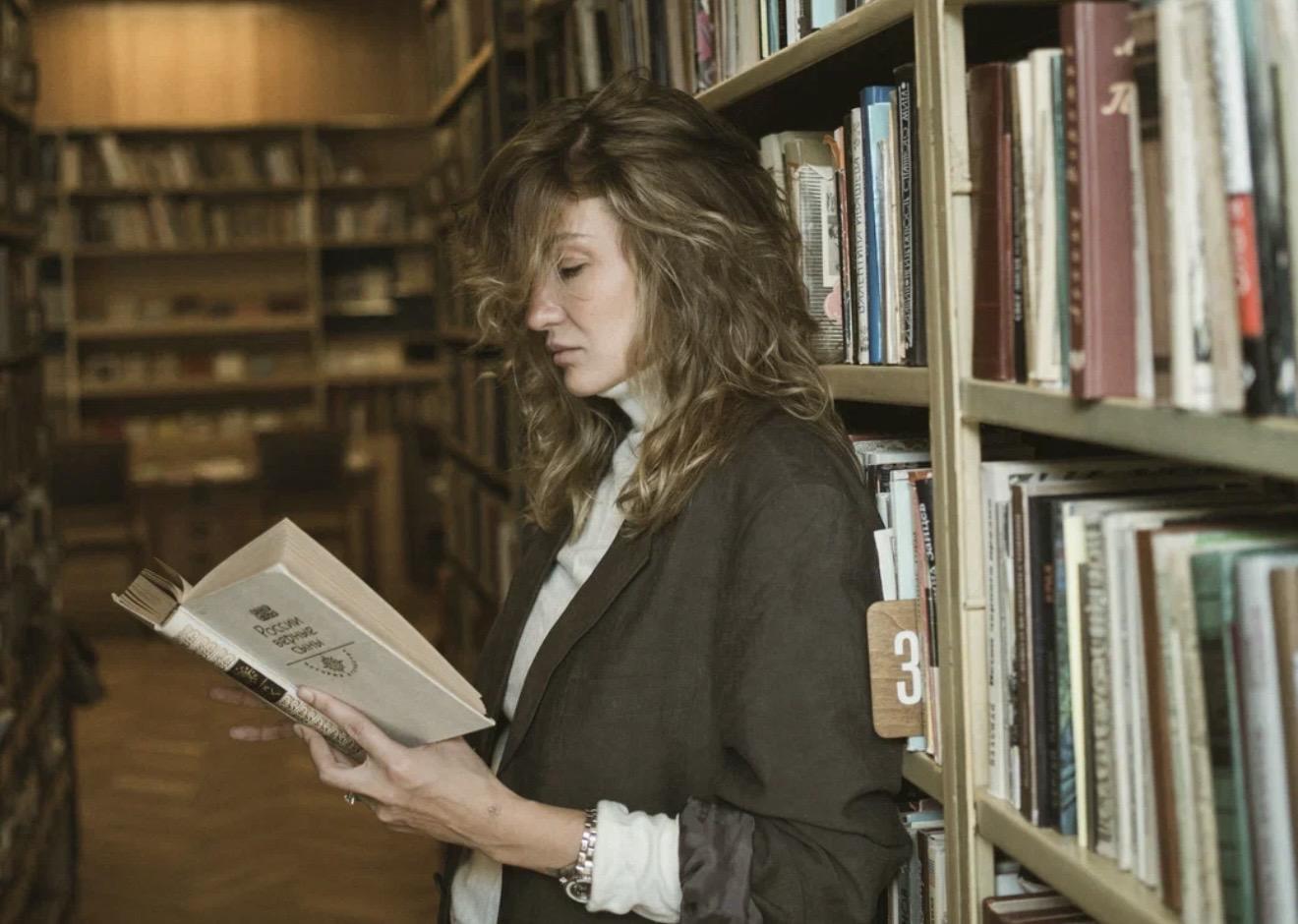 Ловушка счастья: почему попытки "стать счастливее” усиливают тревогу — разбор книги с практиками и обратной связью в эфире