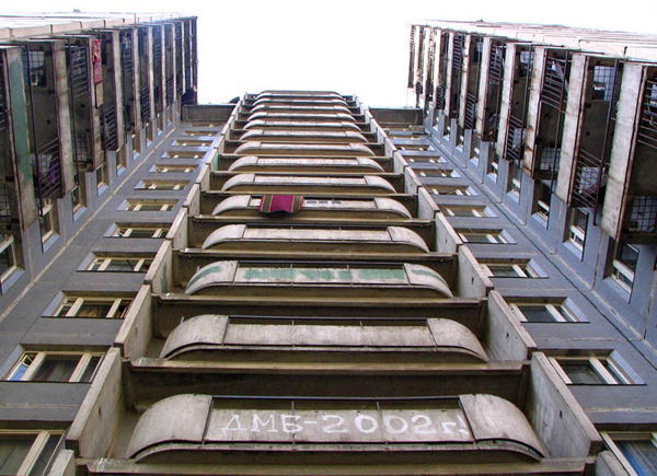 Жилищное строительство Петербурга в 1985-2005 гг