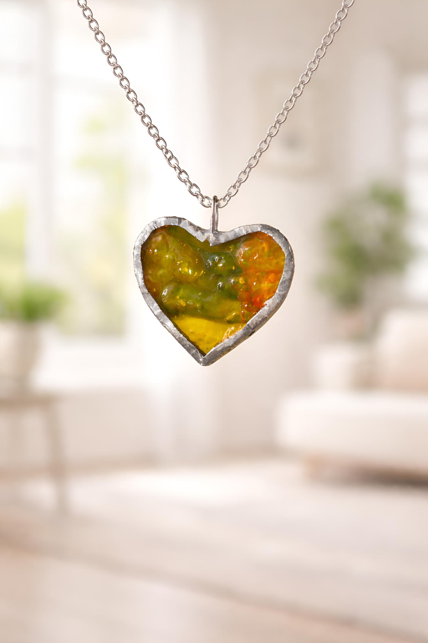 Медальон в витражной технике, 8+