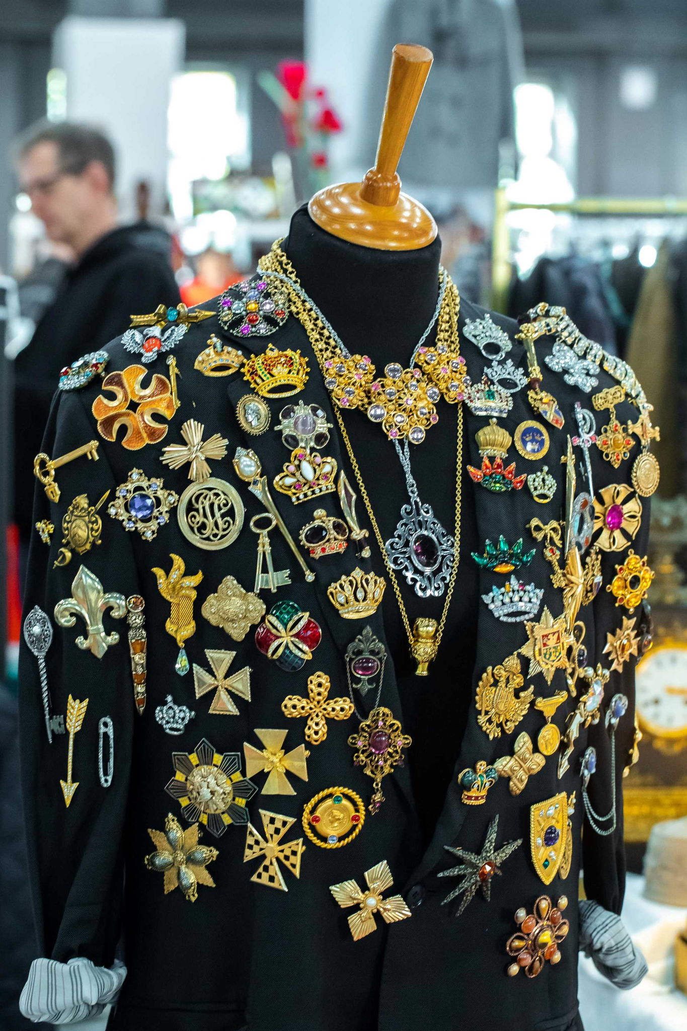 Мир винтажной бижутерии Екатерины Руссиян. Встреча с экспертом и мастер- класс по атрибуции украшений