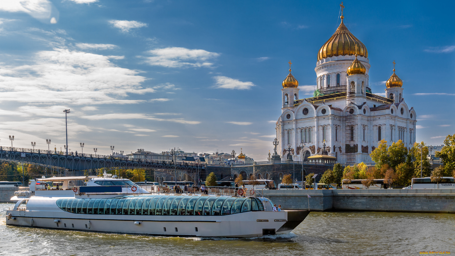 Москва река храм Христа Спасителя