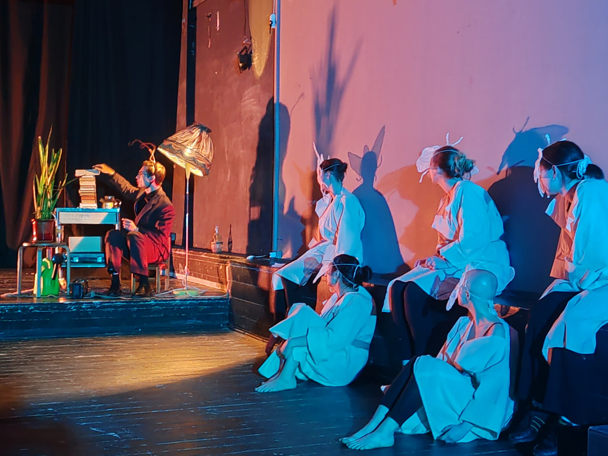 Хоровой спектакль «Стрекоза и муравей: страшные сказки леса»