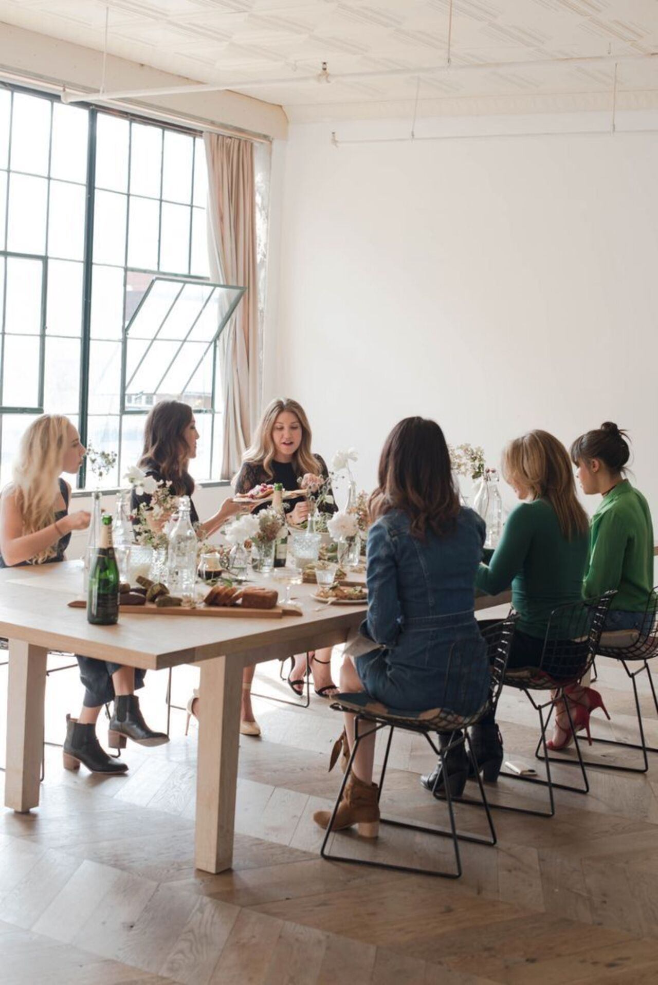 Бранч «Секреты стиля: как собрать элегантный образ без помощи стилиста»