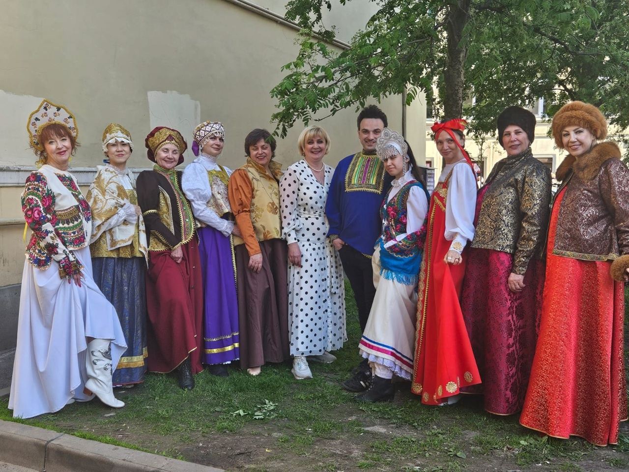 интересная встреча: «В ГОСТЯХ У ДИЗАЙНЕРА В АТЕЛЬЕ «АВАНГАРД» живой диалог о моде, наследии и современном стиле