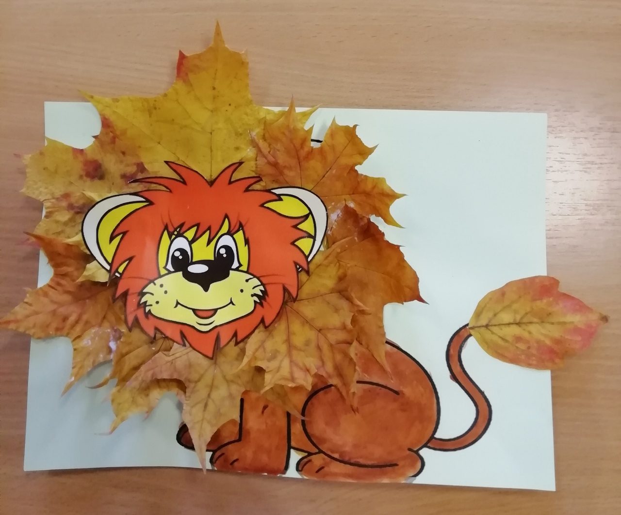 Делаем зверей из кленовых листьев