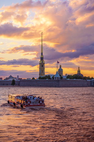 Экскурсия по Петропавловской крепости (без посещения музеев)