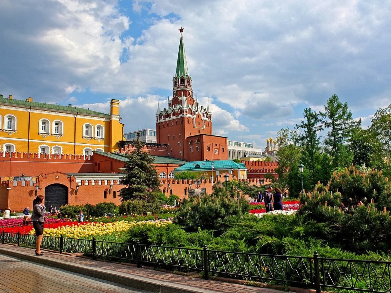 Александрийский сад в Москве