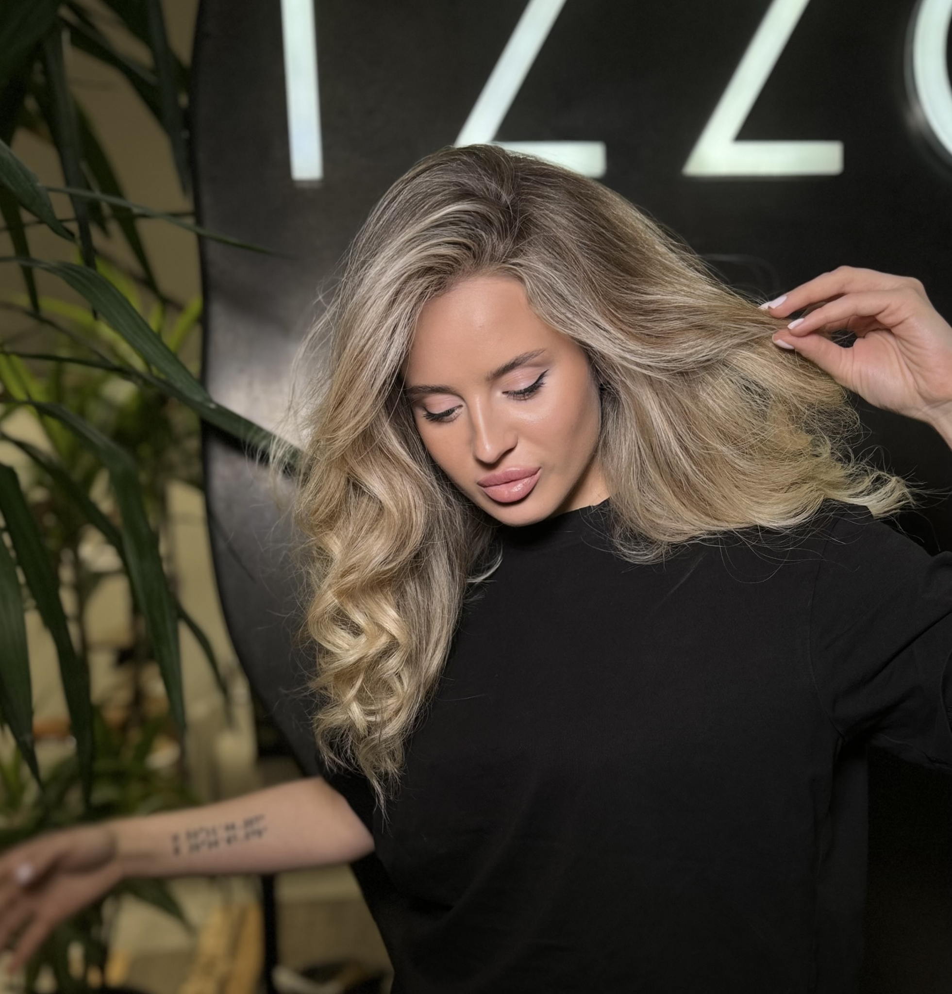 Лекция "Как сохранять свежесть и энергию, если у тебя активный день (и активная собака)” + Мастер-класс "SOS для волос: быстрые приёмы на ходу”