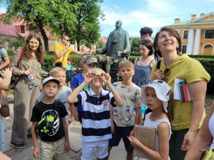 Город на ладони, Исаакиевская и Сенатская площади