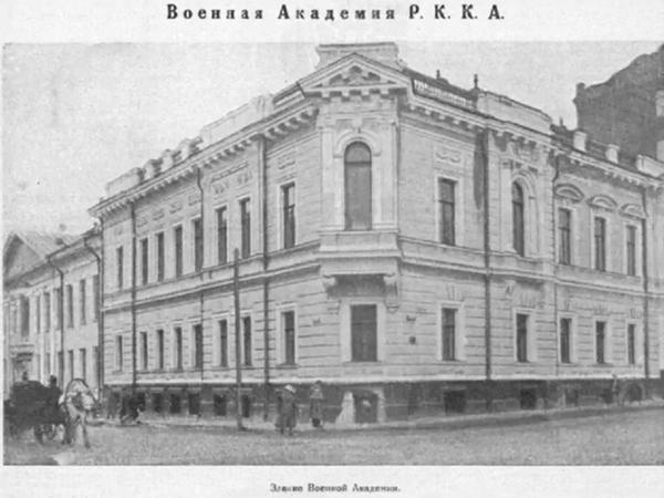 Экскурсия "Загадки старинного особняка на Знаменке"