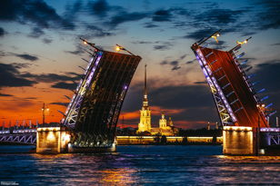 Познавательная прогулка + концерт  «Силуэты Петербурга»