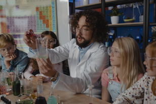 Осенний городской лагерь для детей 8-14 лет "IClass International School"