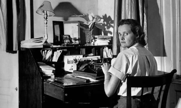 Книжный клуб на английском языке / «Rebecca» by Daphne du Maurier / June 2026