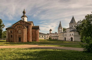 Однодневный тур «Великий Новгород — Отец городов русских» | Экскурсии в Новгородский кремль, Витославлицы | Xplorer