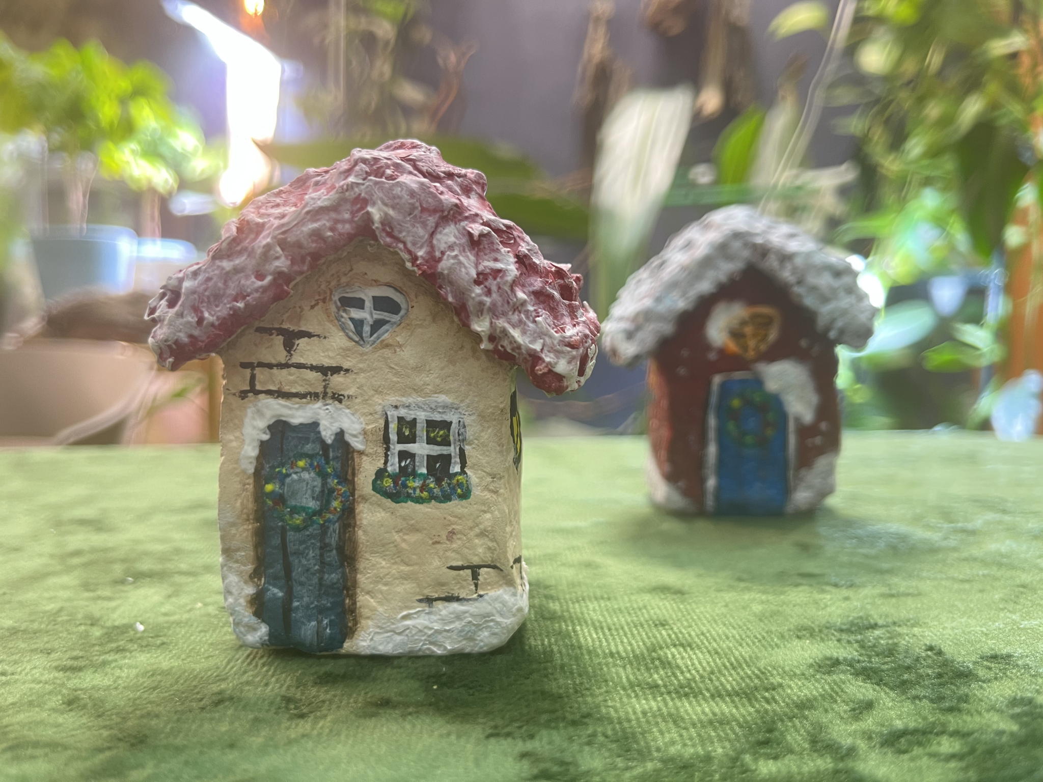 Мастер-класс: декорирование ёлочной игрушки из папье-маше