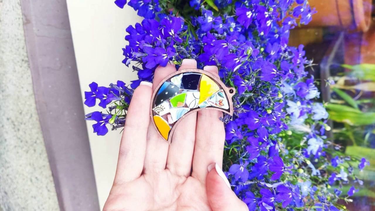 Мастер-класс «Мозаичная подвеска из бывшей фарфоровой посуды»