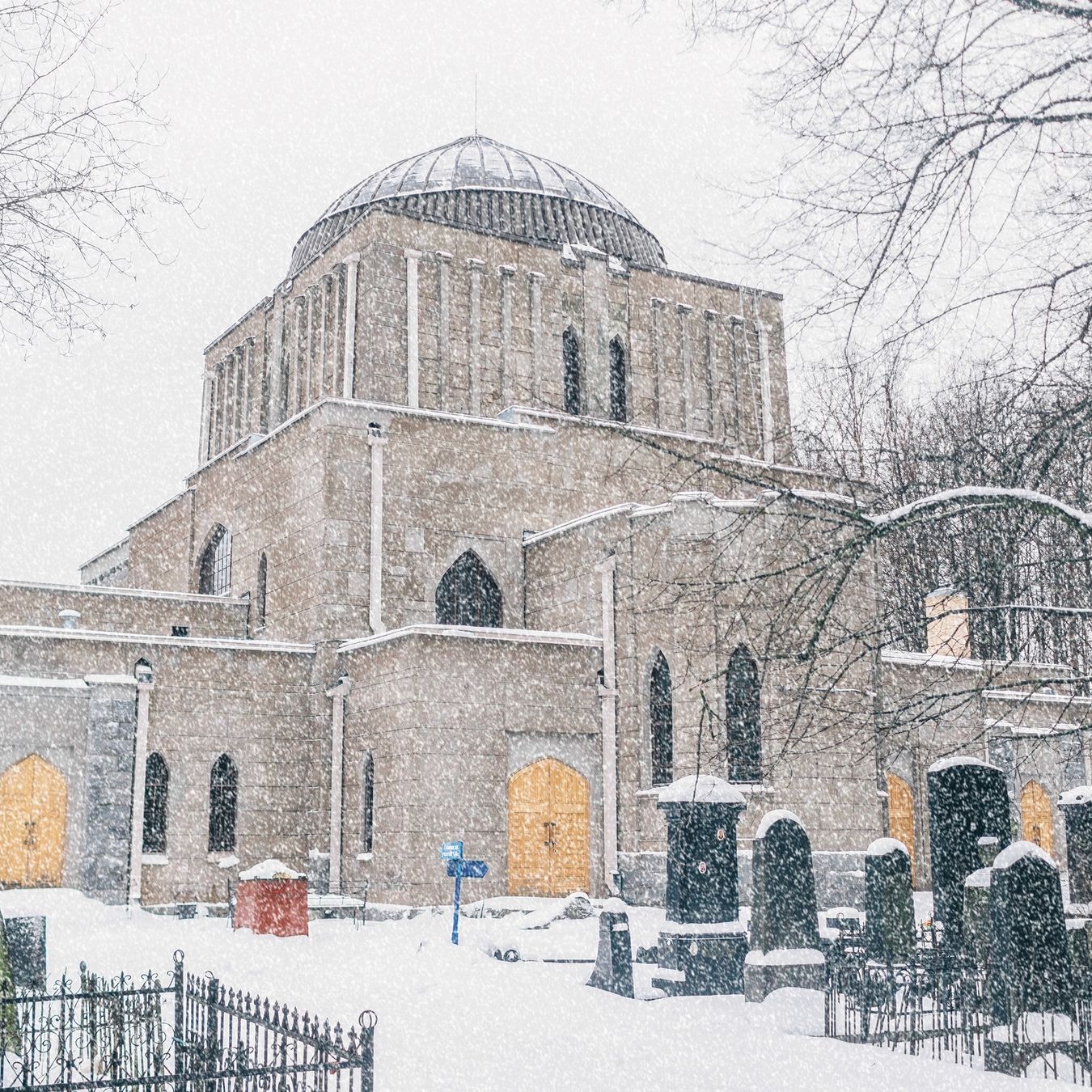 Экскурсия по Еврейскому кладбищу Петербурга