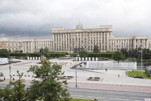 Познавательная прогулка "Вокруг Дома Советов" 