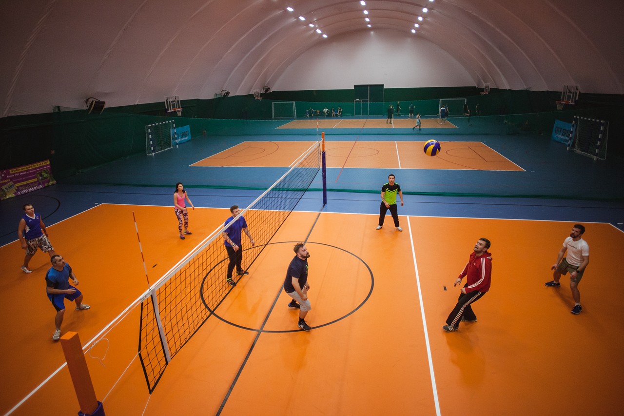 Волейбольный зал. Металлург волейбол Электрозаводская. Манеж City Sport Металлург. Манеж Металлург Электрозаводская. Сити спорт Металлург Электрозаводская.