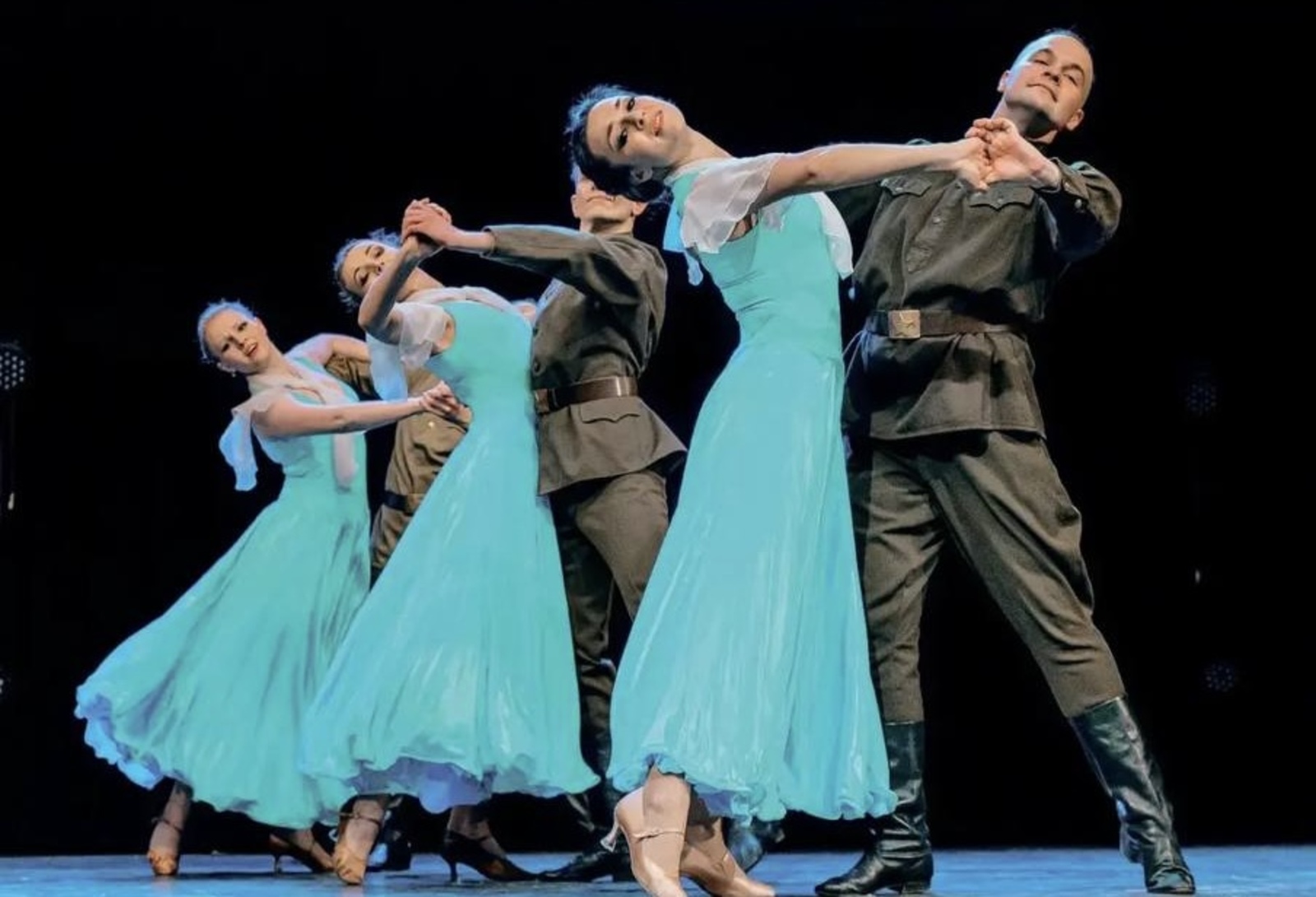 Отчетный концерт «танцевальный фейерверк-2026» ведущих творческих коллективов города москвы спортивно-танцевального коллектива «эста» и ансамбля бального танца «юный эстовец».