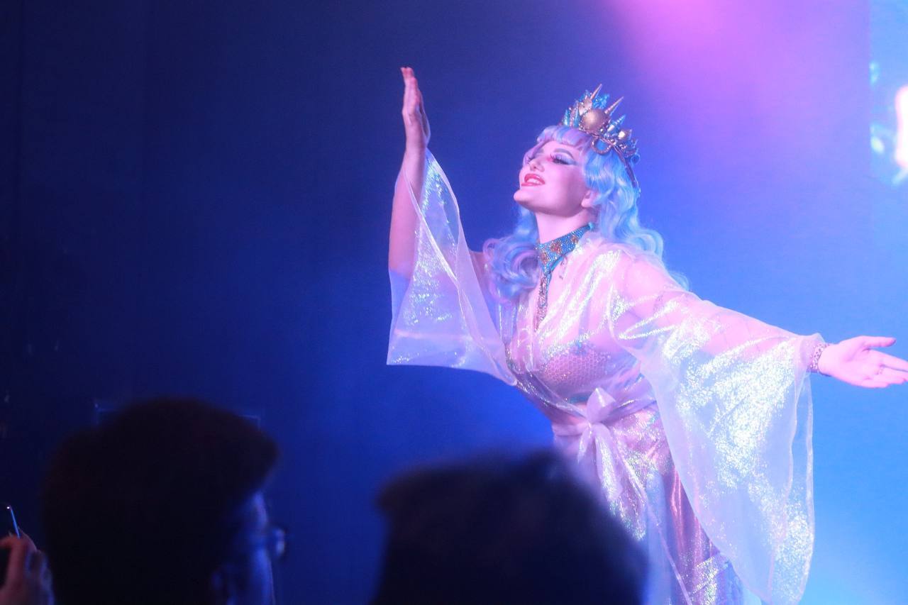 СТРАДАЮЩЕЕ БУРЛЕСКОВЬЕ В ПИТЕРЕ 18+