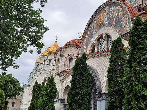 Экскурсия по Воскресенскому Новодевичьему монастырю в Санкт-Петербурге
