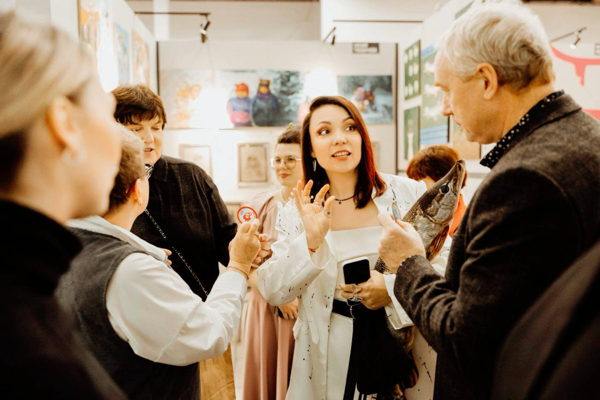 Арт-терапевтический мастер-класс по авторской практике «Икосаэдр» с Линой Дитман