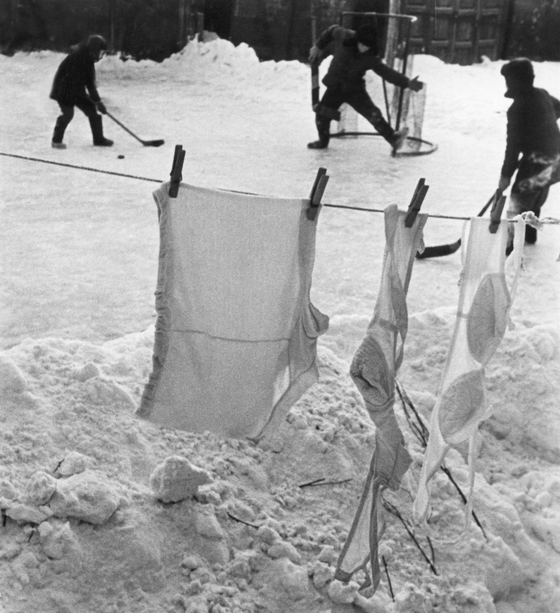 Открытие выставки Сергея Васильева «Узнать отсюда»