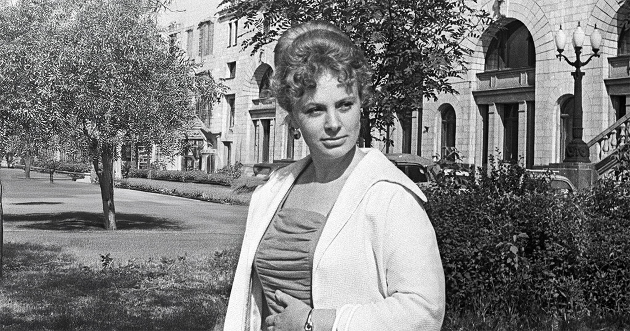 Лекция «Мне прошлое кажется сном: жизнь и судьба Аллы Ларионовой»