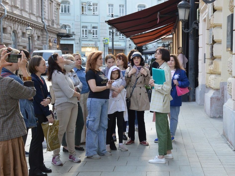 Пешеходная экскурсия «Улица муз. Театральная и литературная жизнь Петровских Линий 100 лет назад»