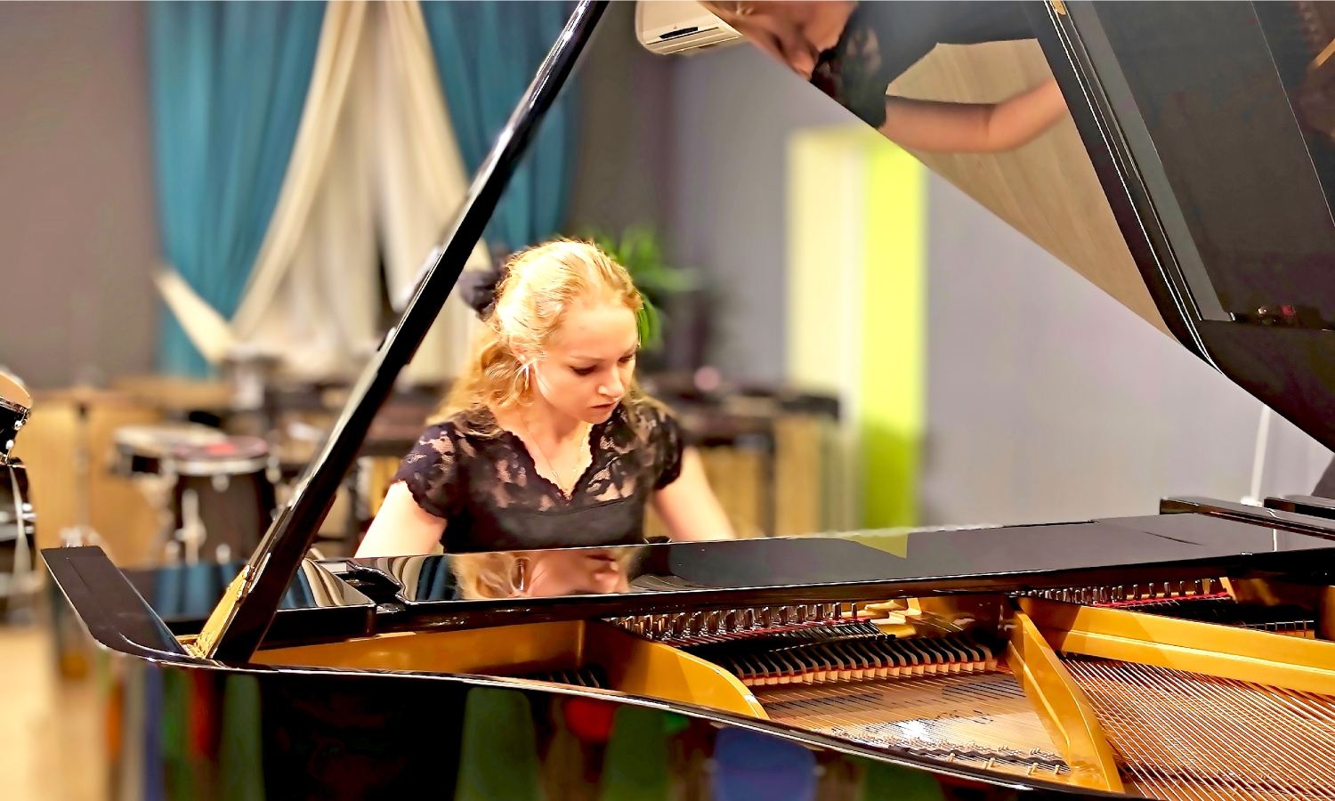 Салон с историей: Нувеллистъ №3 — концерт и экскурсия — Время вперёд 100 лет прогресса — вечеринка с фуршетом в музее на Невском