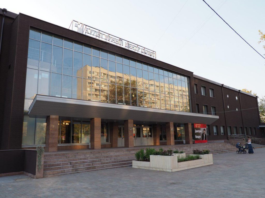 Спектакль "Последний пылкий влюбленный"