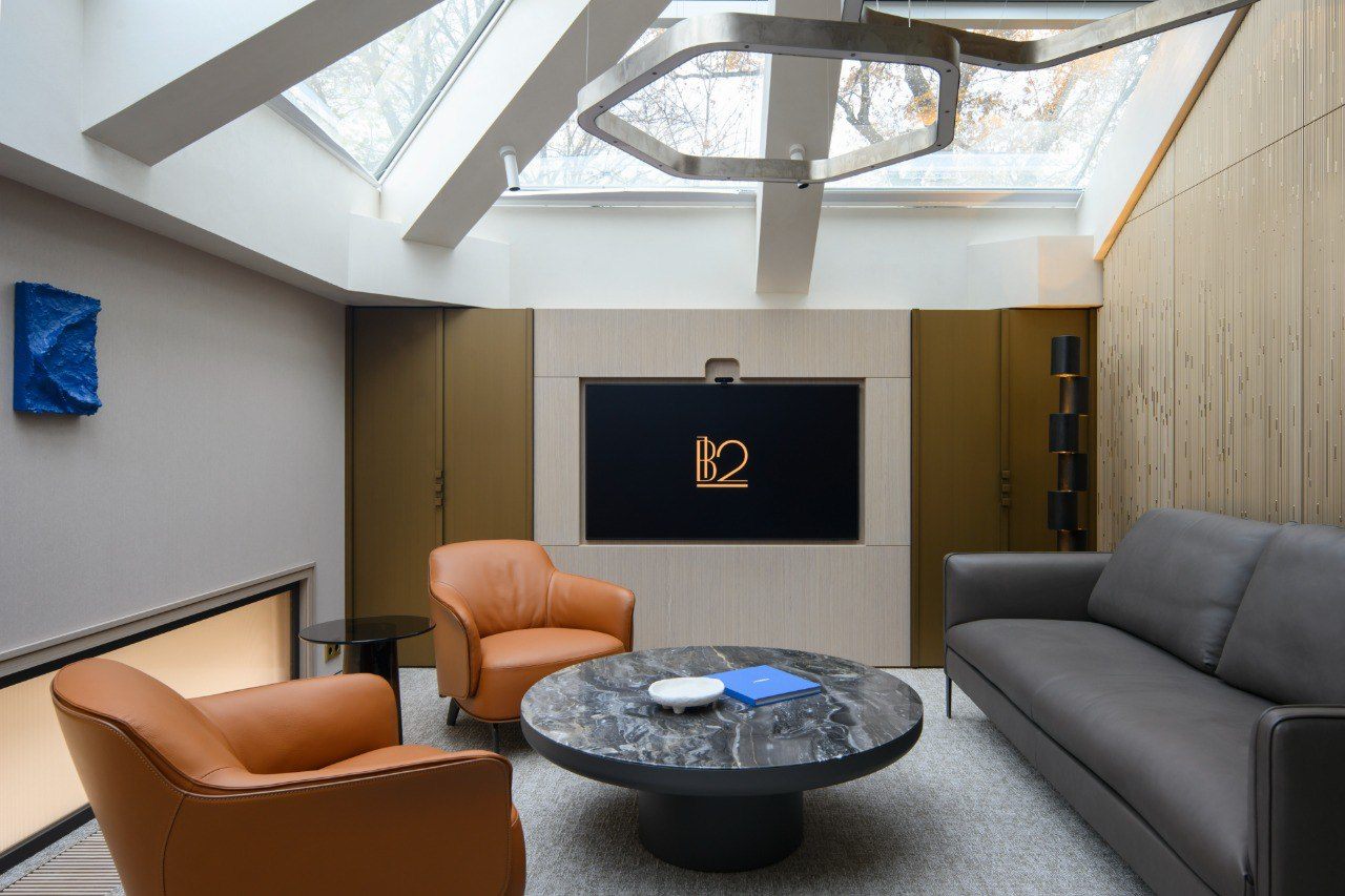 Фиджитал-пространство и гостиная LEGENDA