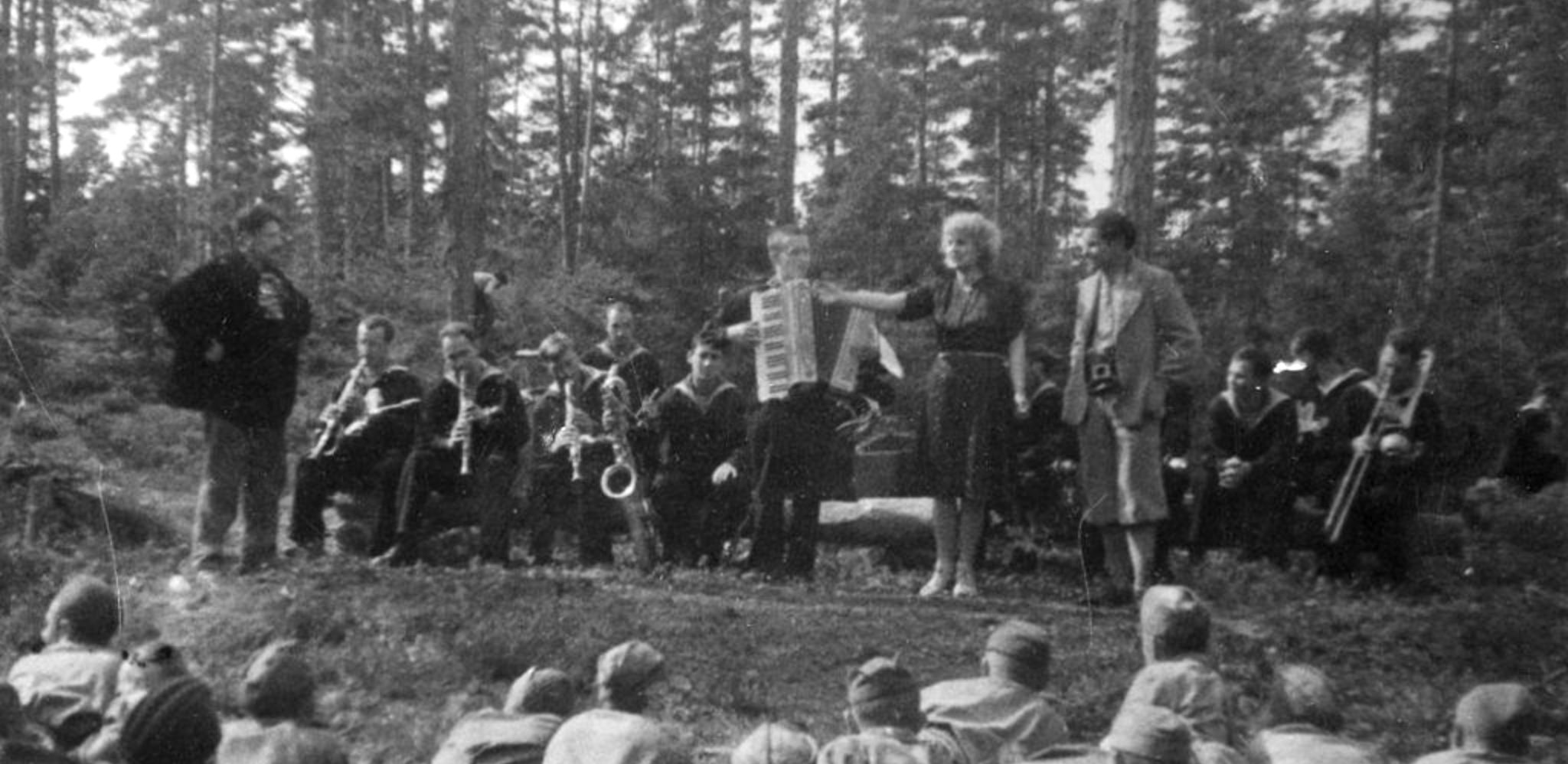 Артисты в погонах: театр на передовой | Час памяти