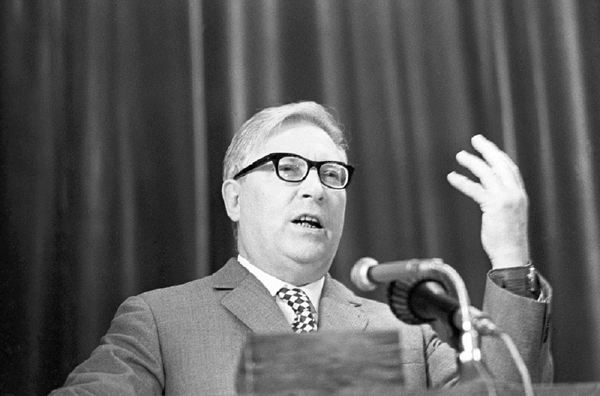 Видео лекторий "А жизнь себе тихонечко идет..."