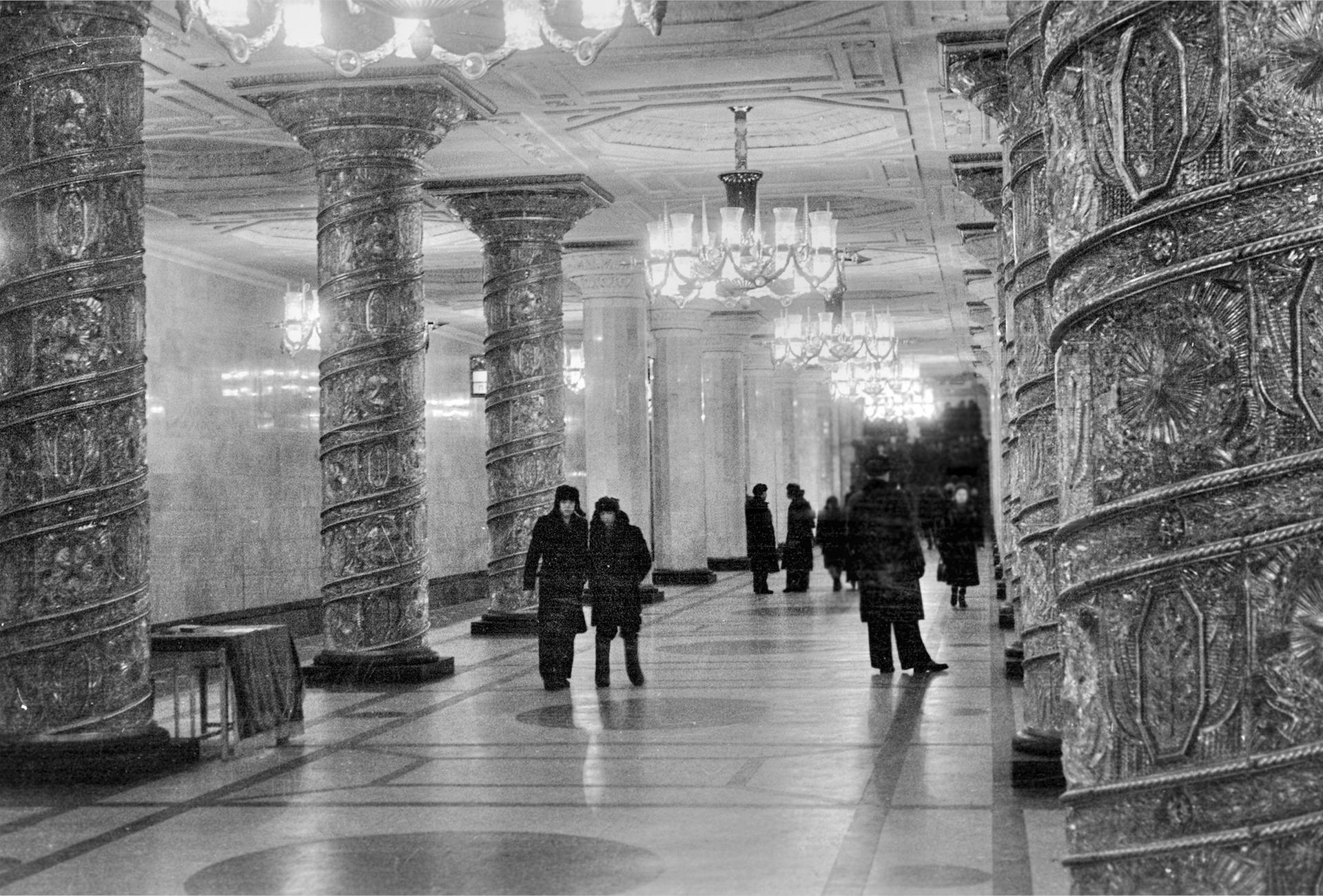 К 70-летию Петербургского метрополитена: почему позднесоветские станции метро — это шедевры?