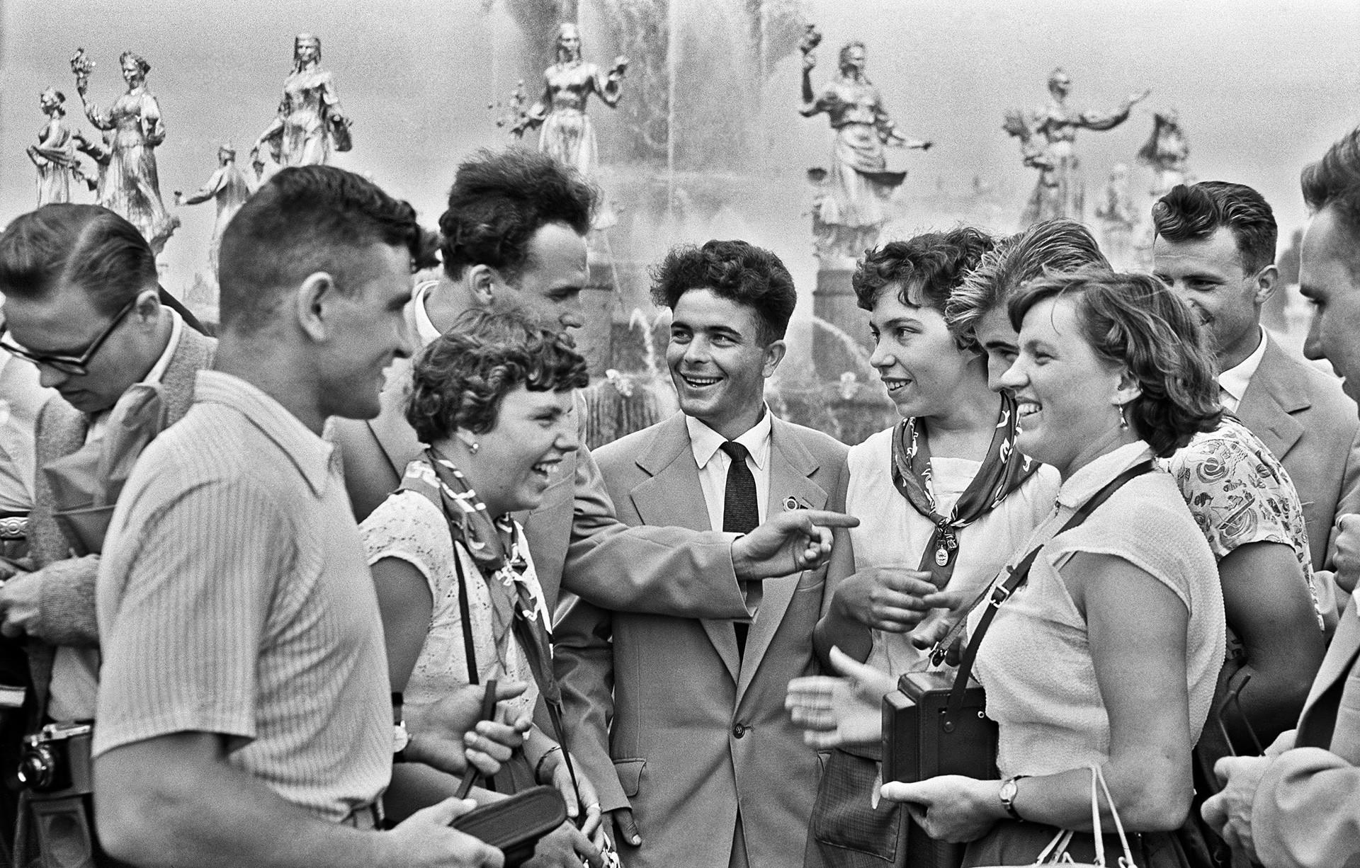 Лекция «Культура и быт советской эпохи. «1950-1960-е годы — Оттепель и надежды»